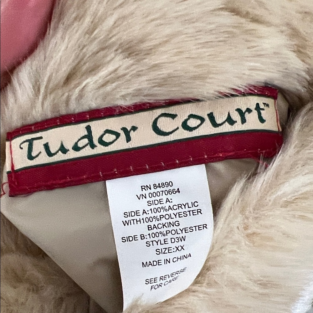 Tudor Court Women's Cream Faux Fur Coat, size XL Fits like a XXL 50” across bust - Picture 3 of 4